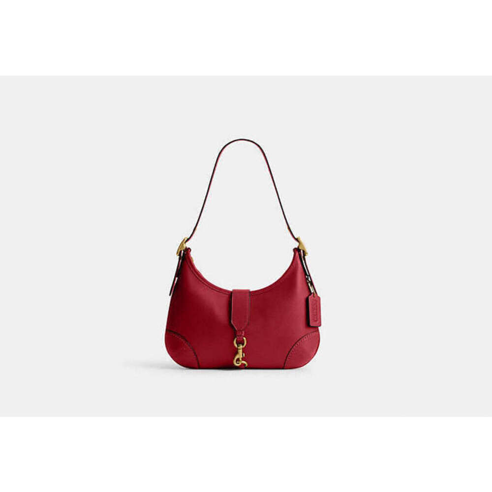 Coach Hamptons Hobo Bag In Ruby Red